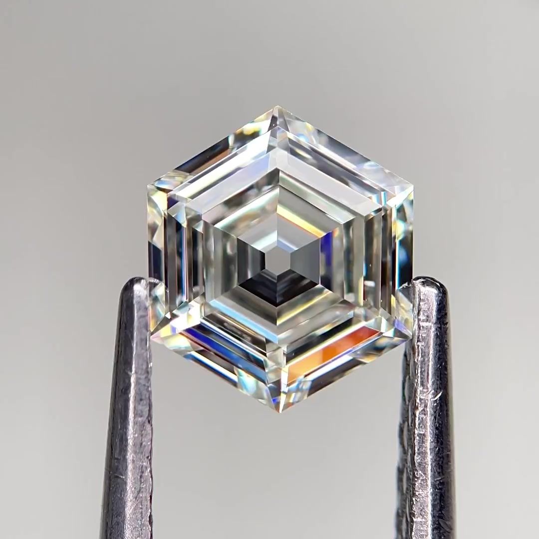 Diamante Naturale Taglio Esagonale 0.9ct VG/EX J VVS2 - GIA - 7.12x6.19x2.81mm