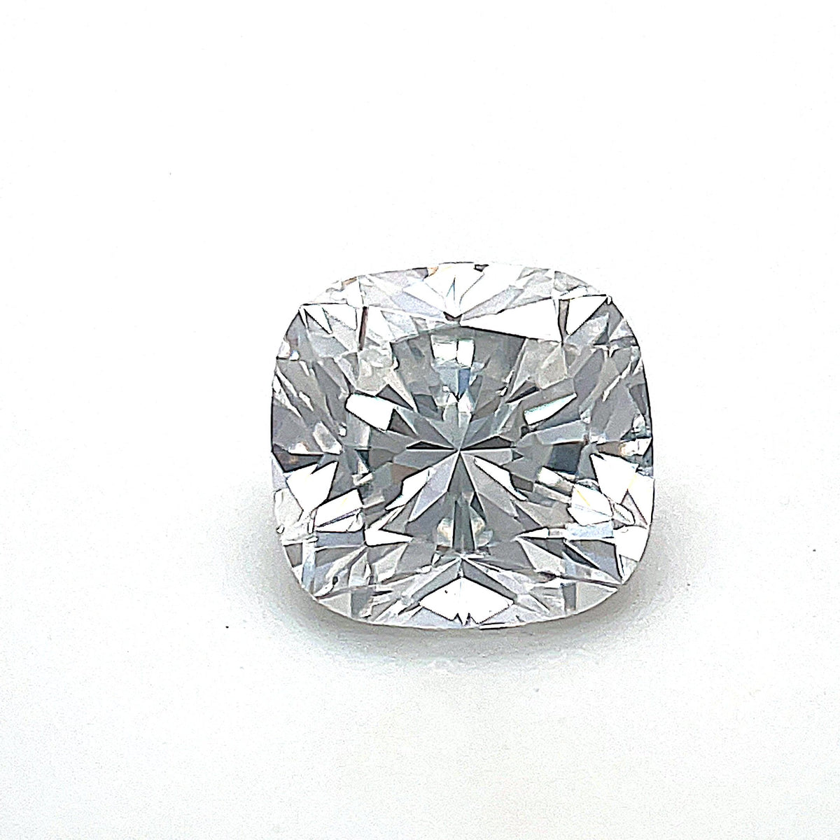 Diamante Taglio Cushion Modificato 0.8ct EX/EX E VVS2 - GIA - 5.68x5.43x3.69mm