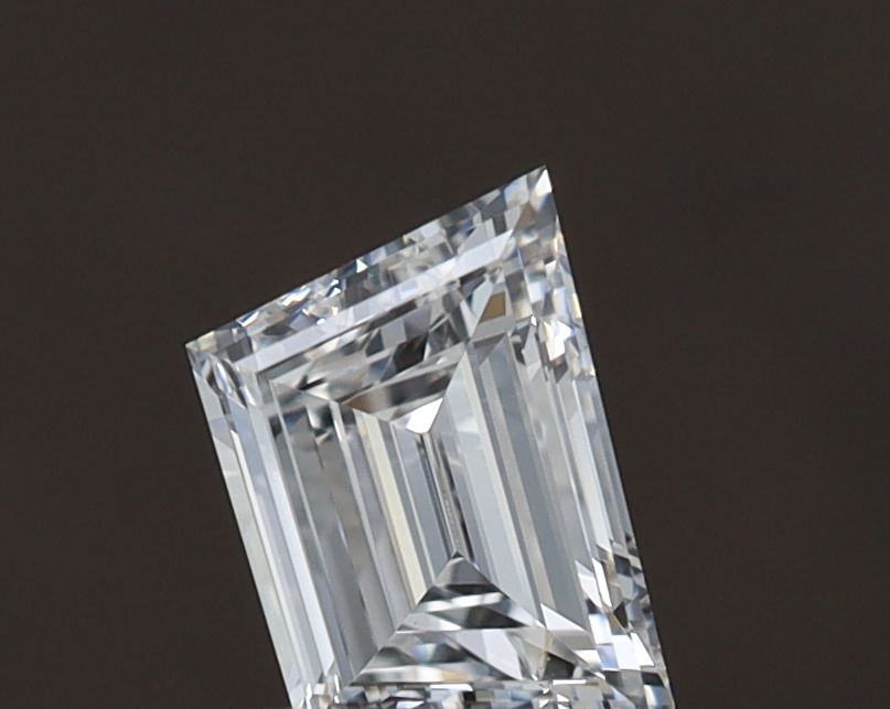 Diamante Naturale Taglio Trapezio 0.55ct VG/VG F VVS2 - GIA - 4.18x6.28x2.6mm