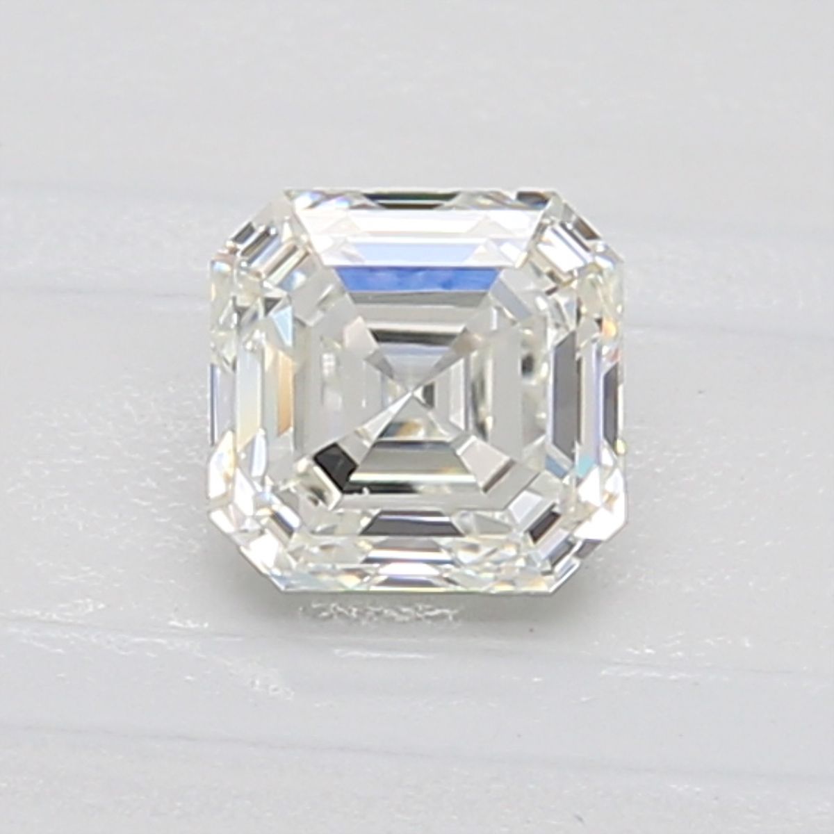 Diamante Naturale Taglio Asscher 0.71ct VG/VG J VS1 - GIA - 4.83x4.73x3.25mm