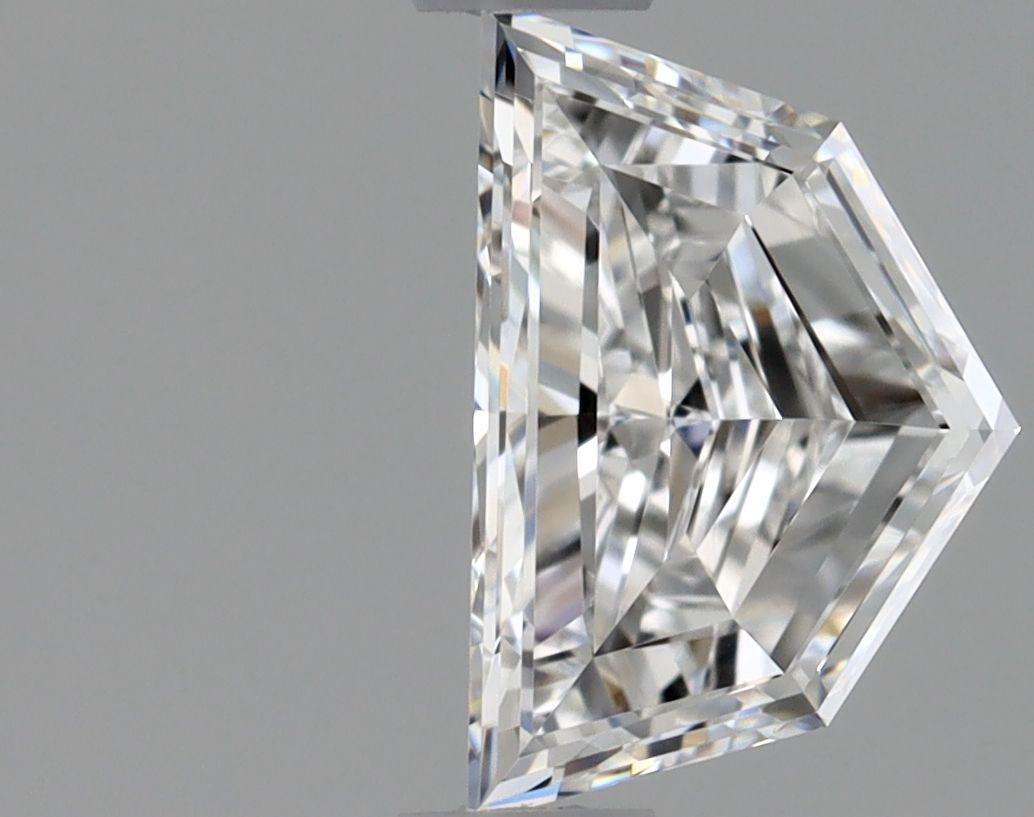 Diamante Naturale Taglio Scudo 0.61ct VG/EX E VVS1 - GIA - 7.01x4.63x2.67mm