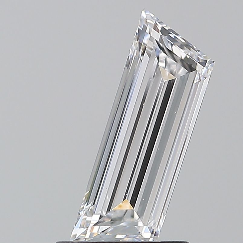 Diamante Naturale Taglio Trapezio 0.9ct EX/EX D VS2 - GIA - 3.69x10.87x2.28mm