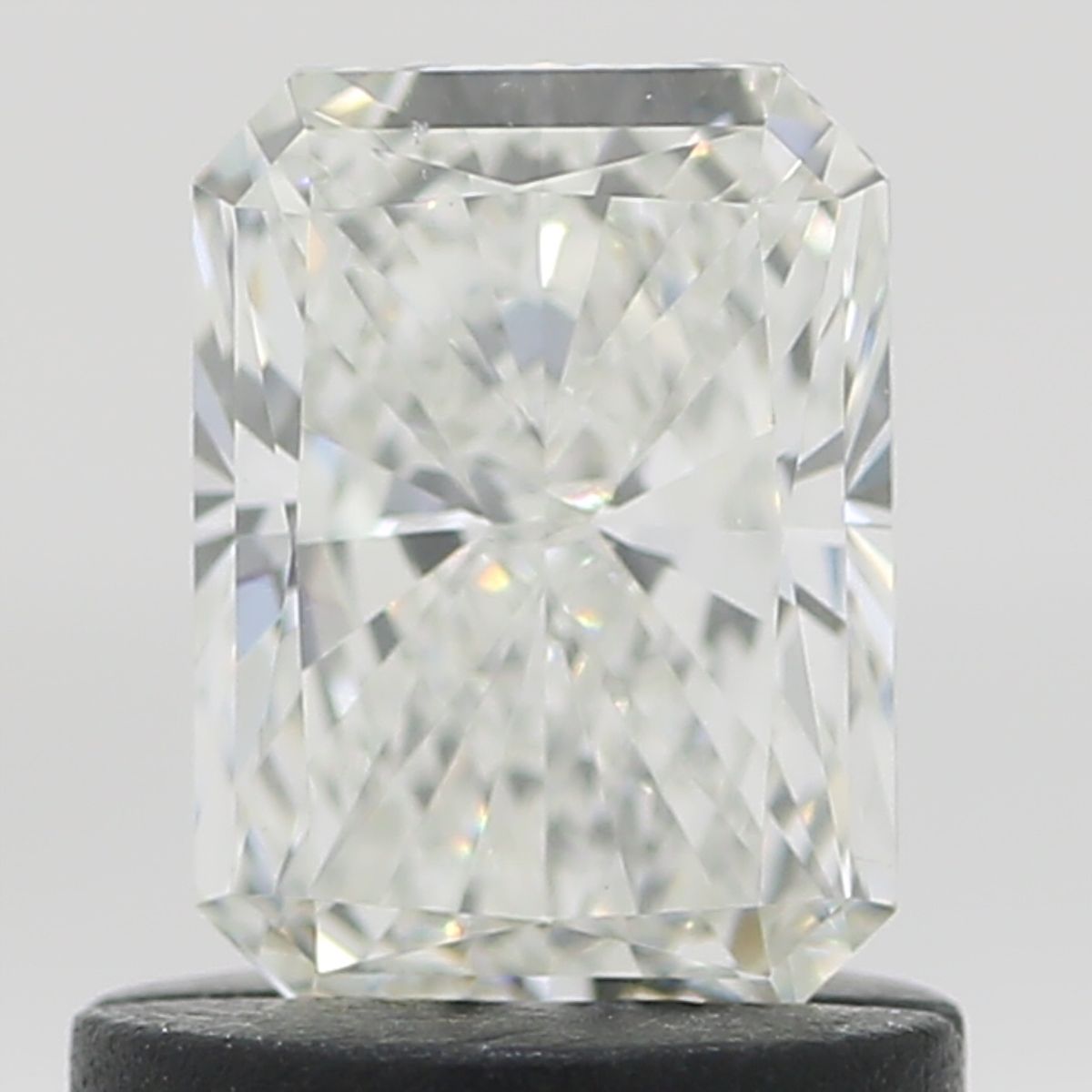 Diamante Naturale Taglio Radiant 0.8ct VG/EX J VVS1 - GIA - 6.38x4.67x3.08mm
