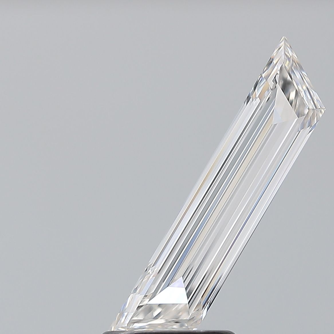 Diamante Naturale Taglio Trapezio 0.9ct EX/VG F VS2 - GIA - 3.11x14.36x2.06mm