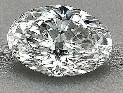 Diamante Naturale Taglio Ovale 0.7ct EX/EX E VVS1 - GIA - 7.19x4.87x3.14mm